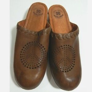 Lucky Brand Peace Sign Leather Clogs